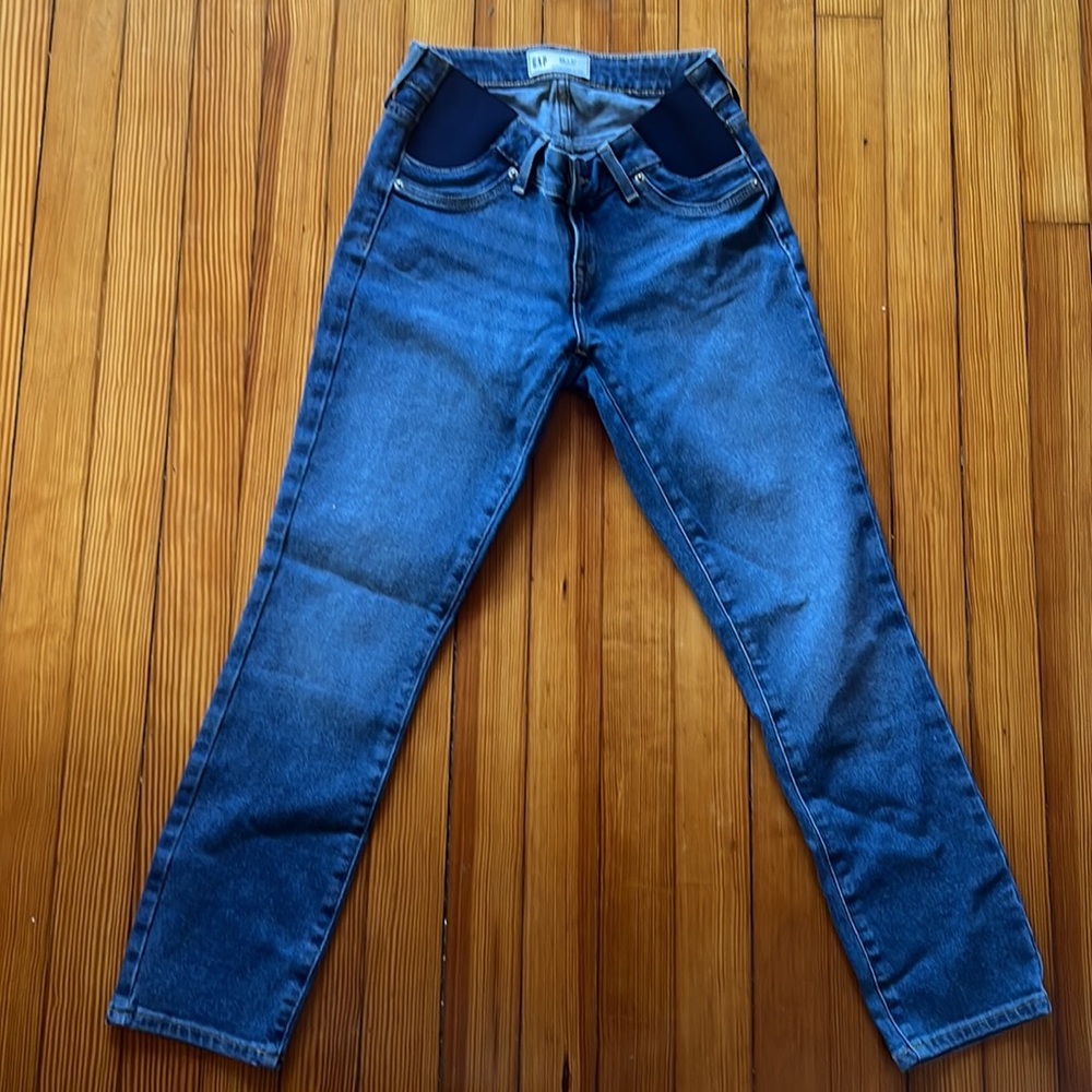 Never worn - Gap maternity jeans size 25